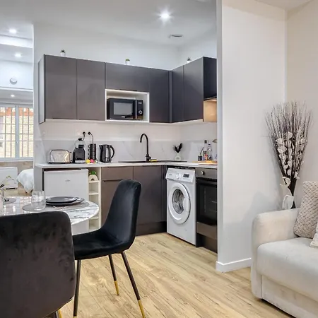 Le Aurelie F2 Avec Baignoire Balneo ! Lägenhet