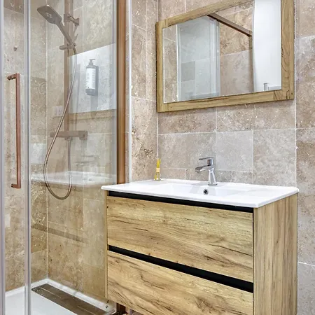 Le Aurelie F2 Avec Baignoire Balneo !