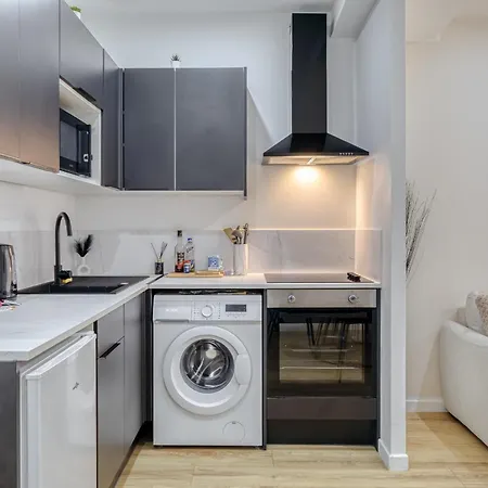 Le Aurelie F2 Avec Baignoire Balneo ! * Rouen