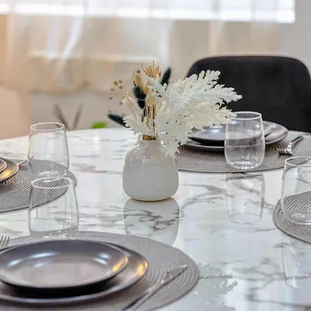 Le Aurelie F2 Avec Baignoire Balneo ! Lägenhet *